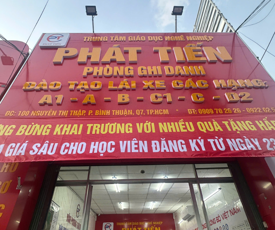 Học lái xe trọn gói ở Nhà Bè TP.HCM – Trung tâm Dạy Lái Xe Phát Tiến